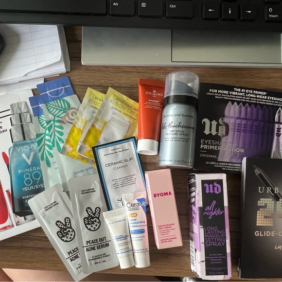 Urban Decay Other - Makeup and Beauty Product Samples Set